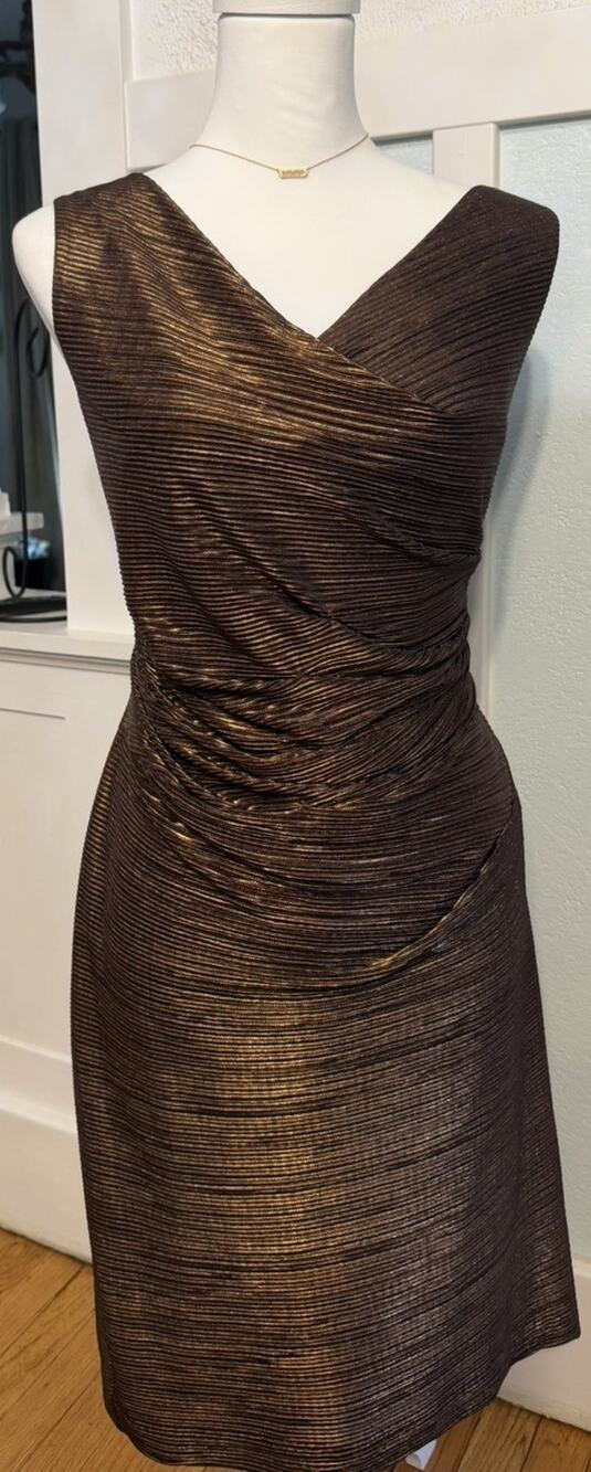 Calvin Klein dress 12 V-Neck sleeveless Sheath stretch knee length cocktail